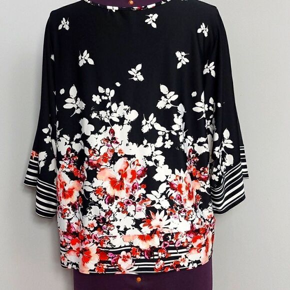 PerSeption Women Floral Top - Picture 5 of 6